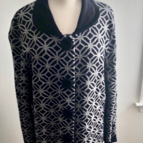 Geometric Black SweaterJacket, XL - Picture 3 of 6